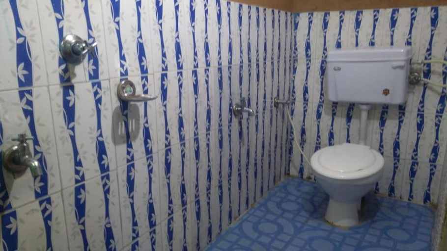 Bathroom 4, Moon Cafe & stay, Rudraprayag