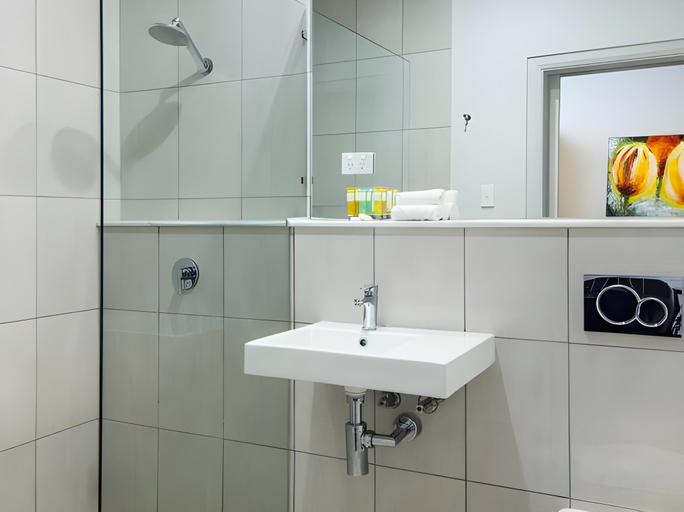 Bathroom 5, The Abbott Boutique Hotel, Cairns