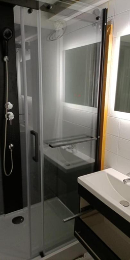 Bathroom 3, Pension & Ferienwohnungen Haus Edelweiß, Reutte