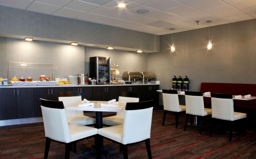 Food & Drinks 4, Radisson Hotel Oakland Airport, Alameda