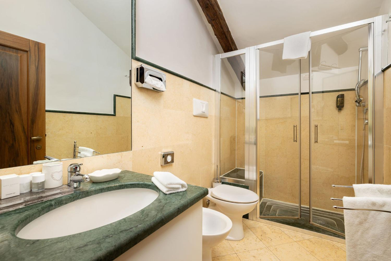 Bathroom 5, Relais Alberti, Venezia