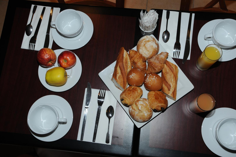 Food & Drinks 4, Hotel Patio Brancion, Hauts-de-Seine