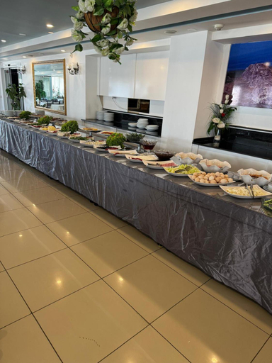 Food & Drinks 5, Resmina Hotel, Merkez