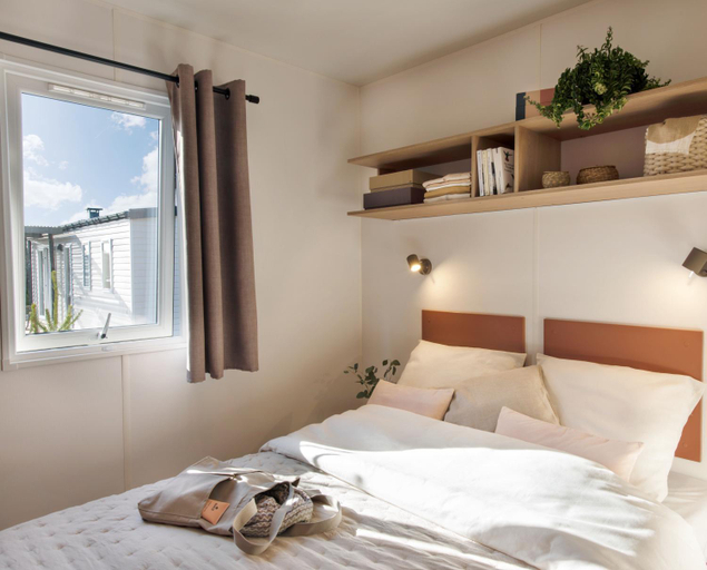 Bedroom 2, Camping de Graniers, Gard