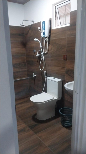Bathroom 3, Hotel white house mahiyanganaya, Mahiyanganaya