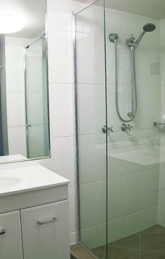 Bathroom 5, Cairns Aquarius, Cairns