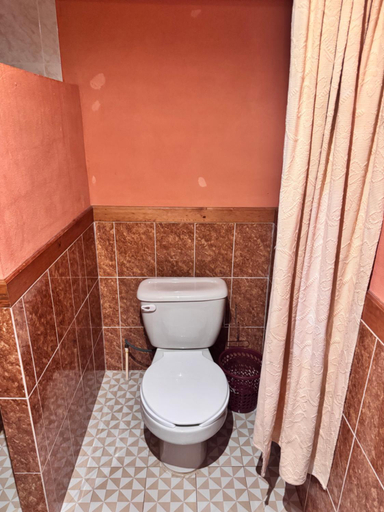 Bathroom 4, Posada Quetzalin, Zoquiapan