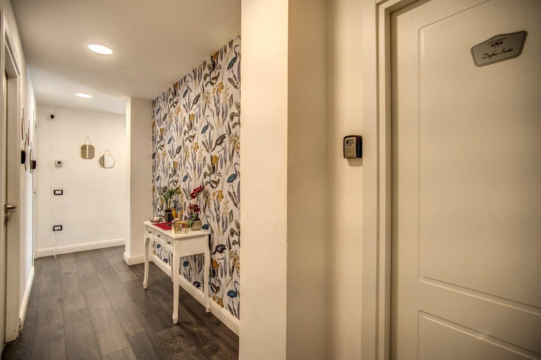 Others 5, AwesHomeitaly - White Mirrors Apartment, Pisa