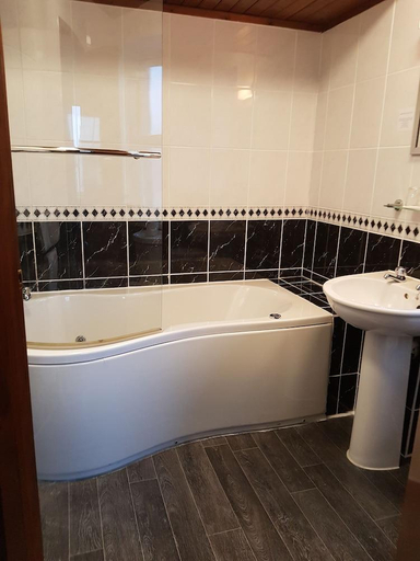 Bathroom 4, The Orkney Hotel, Orkney Islands