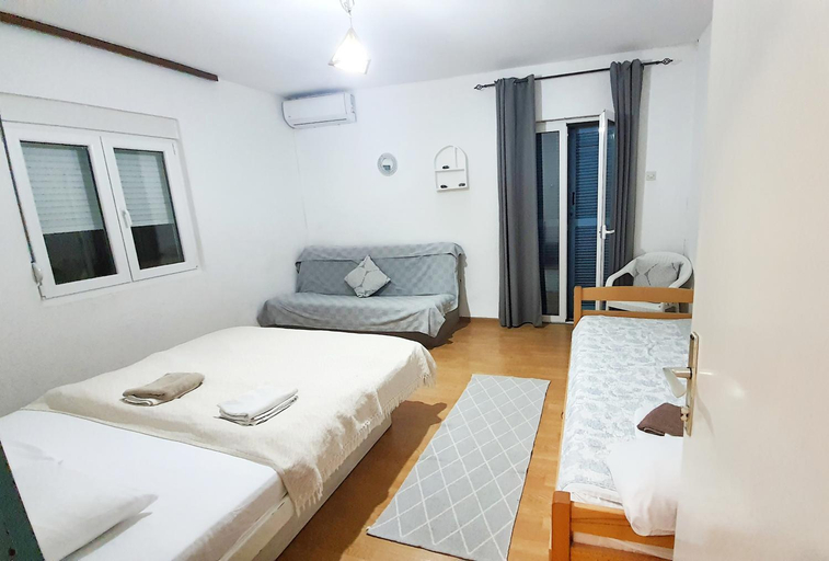 Others 5, Vojinovic Apartments