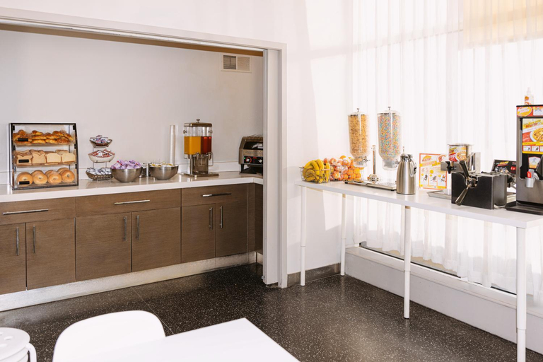 Food & Drinks 5, Lorraine Hotel, Miami-Dade