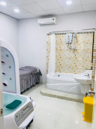 Bathroom 4, Golden Uc Chau House  and Spa, Ho Chi Minh City