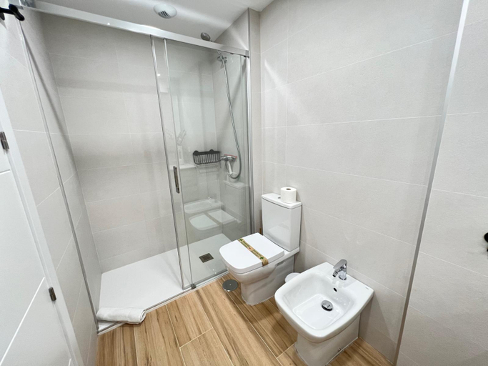 Room 2, Pushe, Granada