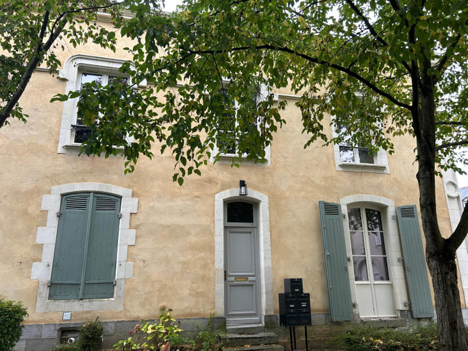 Others 3, Chez Nous Laval, Mayenne