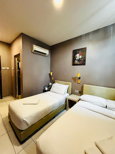 Others 5, DS Hotel, Kinta