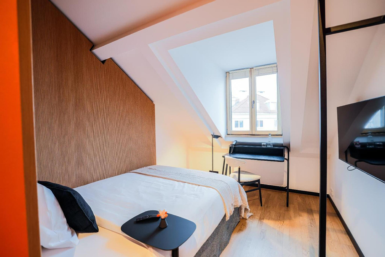 Bedroom 5, Bob W Munich Old Town, München