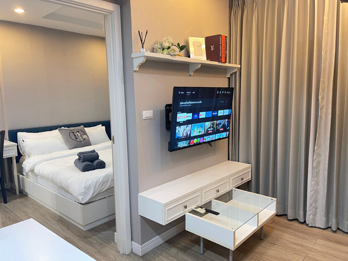 Bedroom, C sky || Seaview @ The Blu X (High floor), Muang Chon Buri