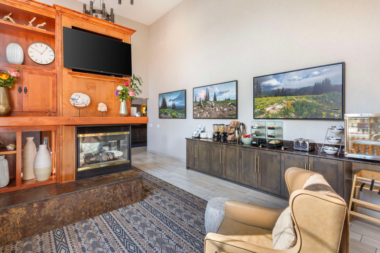 Public Area 2, BEST WESTERN Holiday Hills, Summit