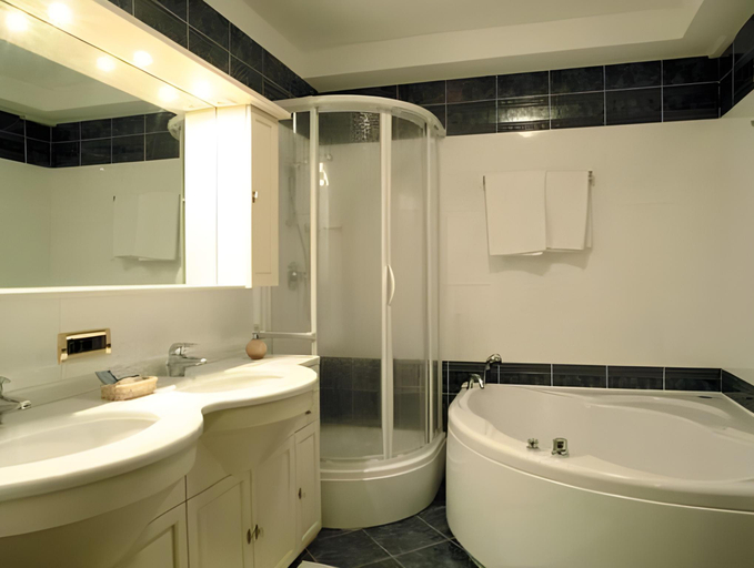 Bathroom 4, Hotel Evaldo, Belluno