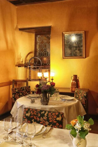 Food & Drinks 4, Hostellerie du Vieux Perouges, Ain