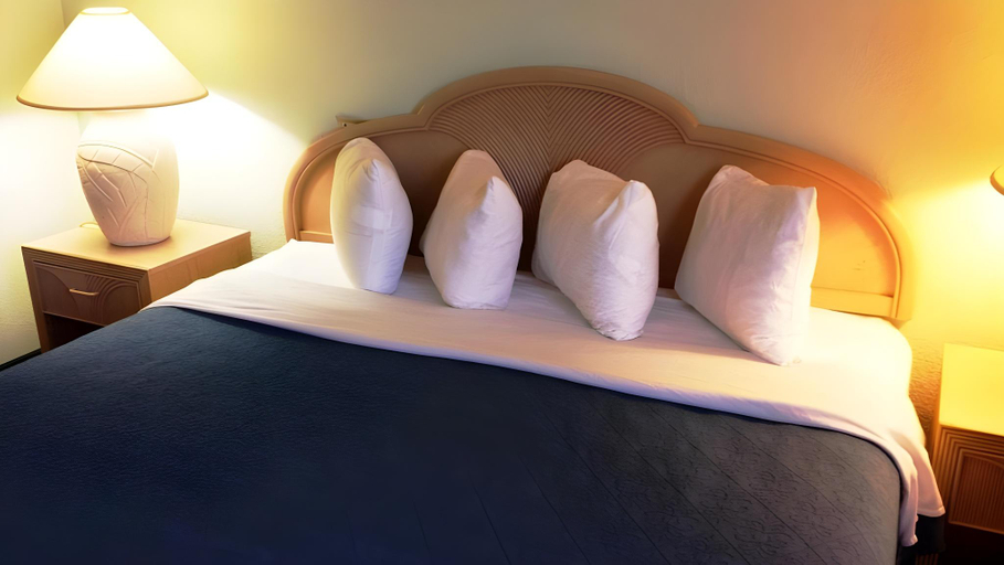Bedroom, Cocoa Beach Suites Hotel, Brevard