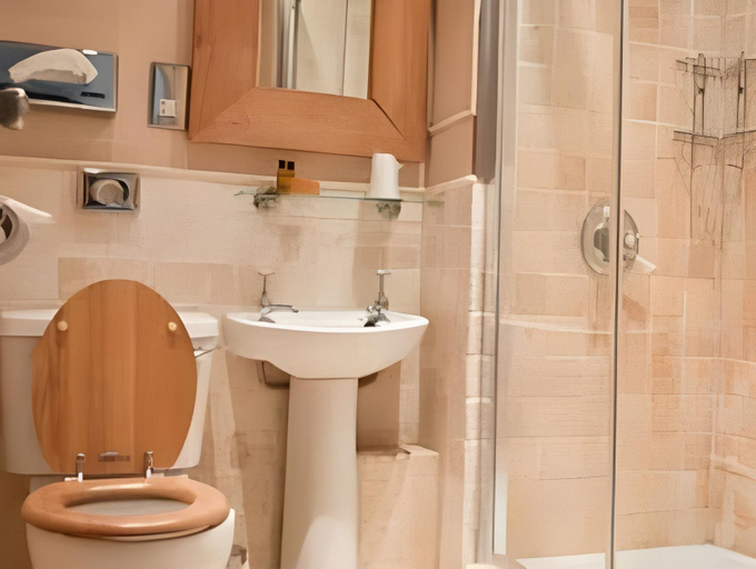 Bathroom 3, The Merlin by Innkeeper's Collection, Cheshire East