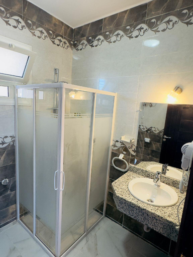 Bathroom, Luxury Apartment up to 3 persons - Feel home away from home, Sant Katrin