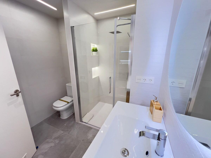 Bathroom 4, PUSHE Marina del Este Beach & Sport 2, Granada