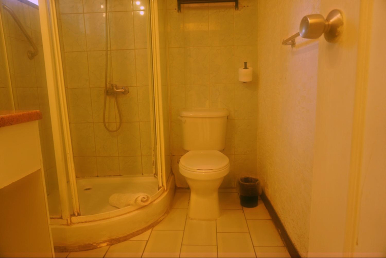 Bathroom 5, Hotel Puerto Mayor, San Antonio
