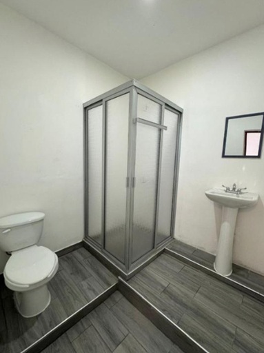 Bathroom 4, Jesavi Suites, Monterrey