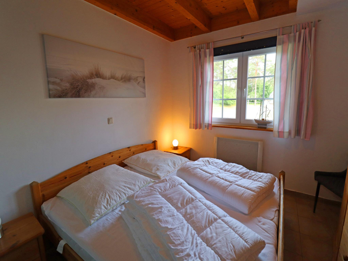 Bedroom 2, Doppelhaushalfte Bernsteinhaus II, Trassenheide, Vorpommern-Greifswald