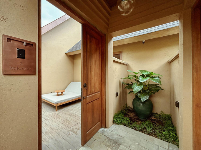 Others 5, Adhisthana Villas, Magelang