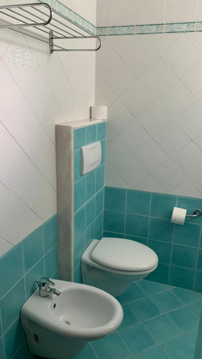 Bathroom 3, Hotel Poker, Rimini