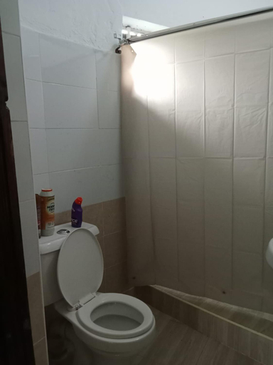 Bathroom 3, Tiny Haven, Kanduyi