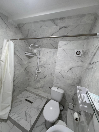 Bathroom 2, Spa Hotel Alpin, Tiachivs'kyi