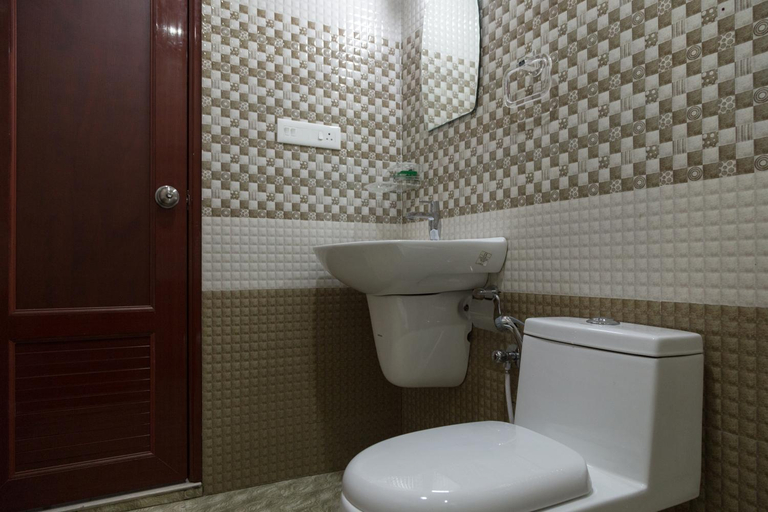 Bathroom 3, Orchid Lake View Homestay, Alappuzha