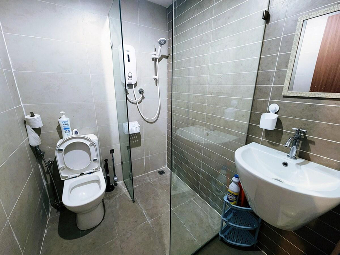 Bathroom, Kozi Square Twin Connecting Room, Kuching