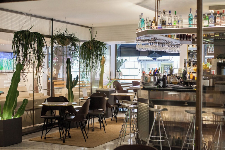 Food & Drinks 5, Aparthotel Mariano Cubi Barcelona, Barcelona