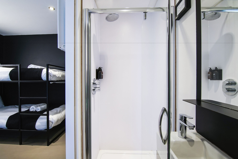Bathroom 4, Kip Hote, London