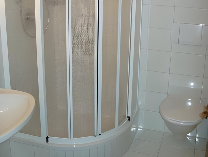Bathroom 3, Hotel Hubertus - Au Bregenzerwald, Bregenz