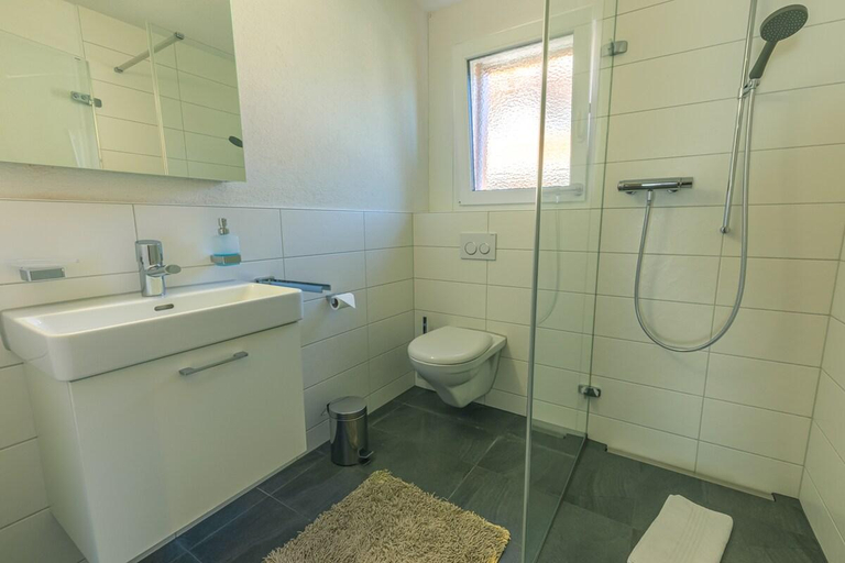 Bathroom 3, Apartment Schilthorn - Aare Jungfrau AG, Interlaken