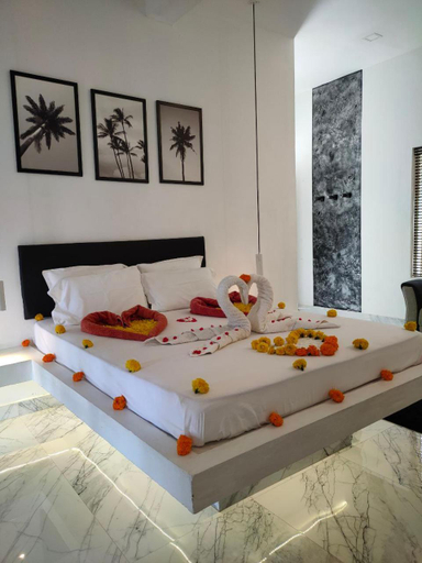 Others 5, Satta Beach Deluxe, Thiruvananthapuram