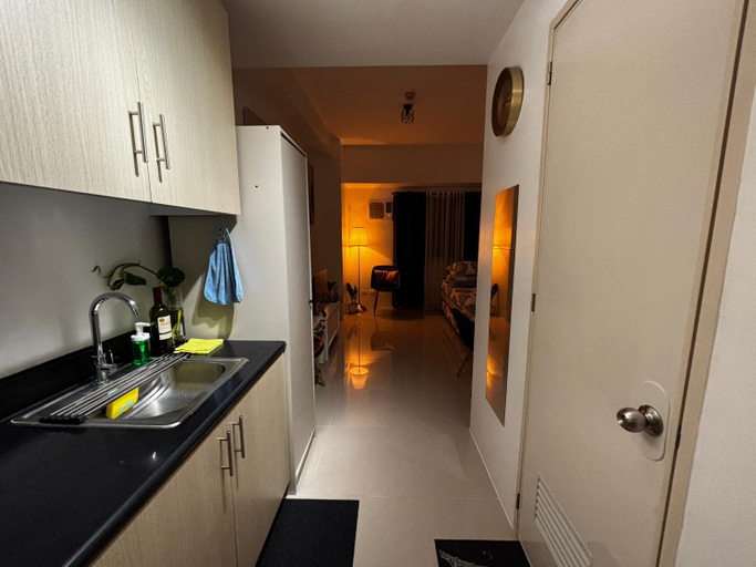 Others 4, Calicon Suites, Mandaluyong