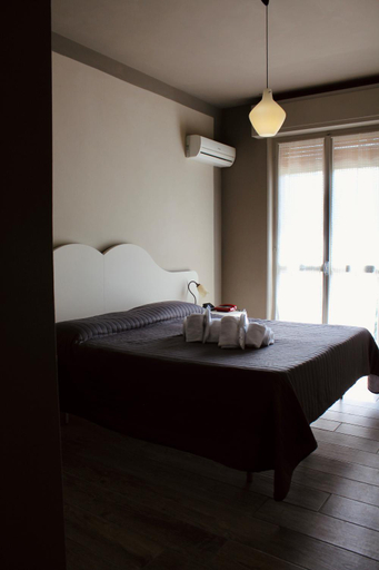 Others 5, Art Hotel Pandos, Parma
