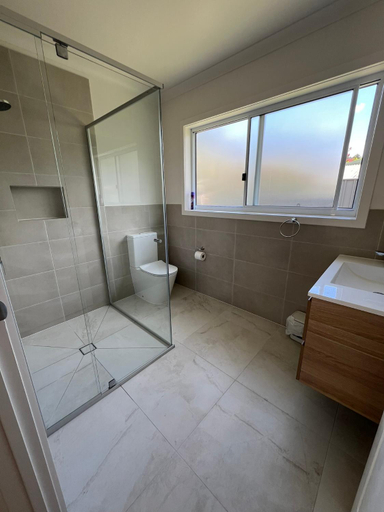 Bathroom, Willow Dene Holiday Apartments, Alpine - East
