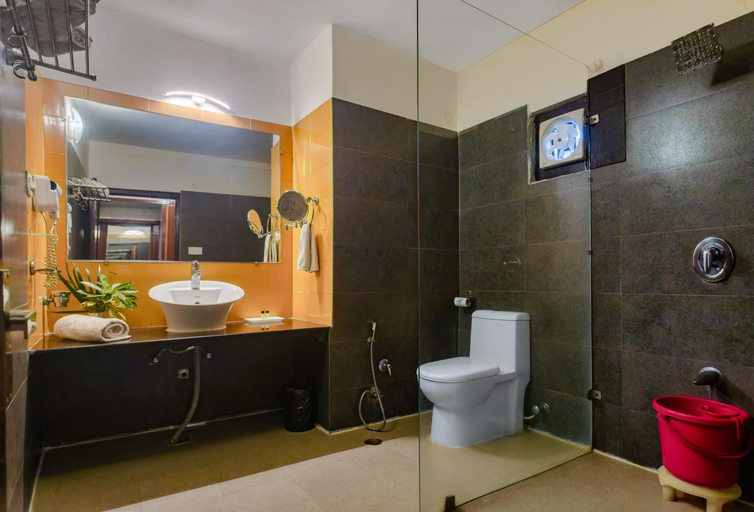 Bathroom 3, Maya The Forest Resort, Nainital
