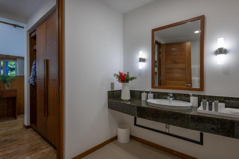 Bathroom 4, Ifuru Island Maldives, Raa Atoll