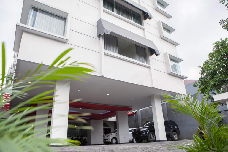 Exterior & Views 2, RedDoorz near Trans Studio Mall 3, Bandung