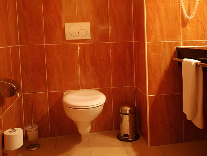 Bathroom 3, Hotel Restaurant Am Pfauenhof, Cloppenburg