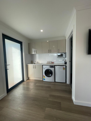 Others 2, Four Square Short Stay Accommodation Railton, Kentish